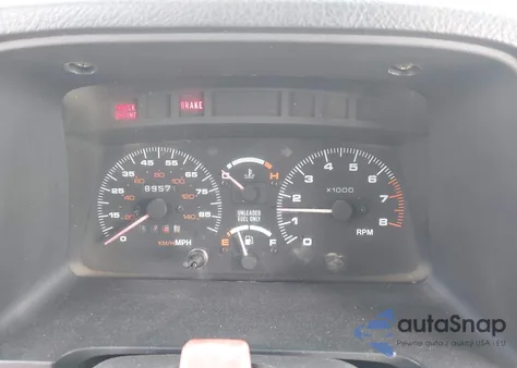 1990 Geo Tracker from USA, damaged, VIN 2CNBJ18U3L6215740